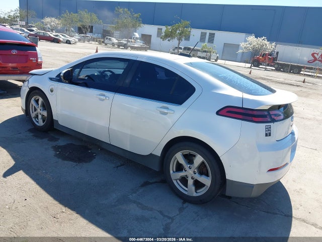 2015 CHEVROLET VOLT 1G1RA6E44FU105704 Photo 2