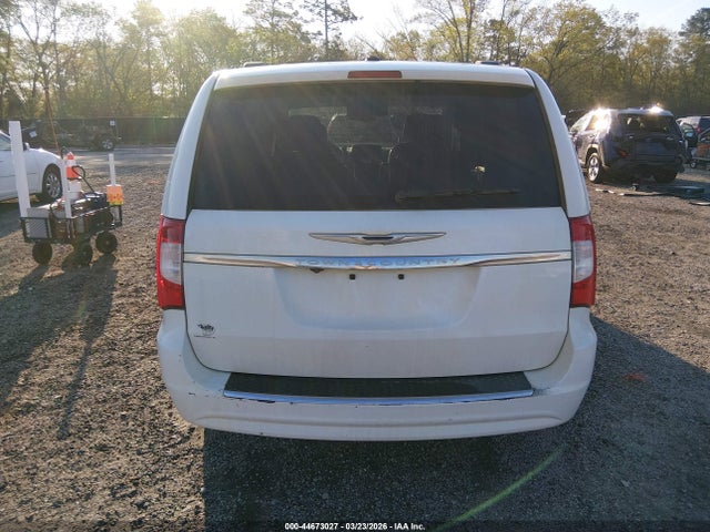 2015 Chrysler Town & Country Touring მანქანა იყიდება აუქციონზე, vin: 2C4RC1BG8FR638994, აუქციონის ნომერი: 44673027