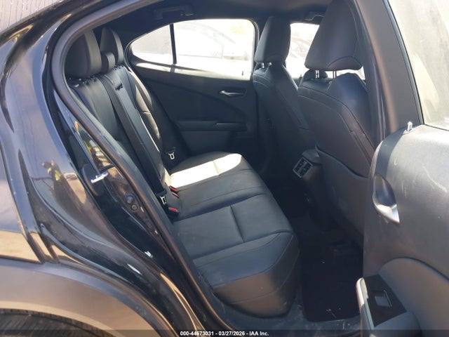 44673031 :رقم المزاد ، JTHX3JBHXN2056309 vin ، 2022 Lexus Ux 200 Base/200 F Sport/200 Luxury مزاد بيع