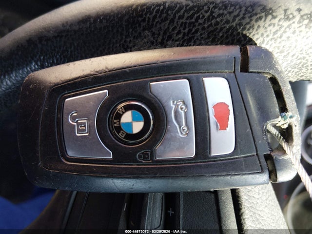 Продаж на аукціоні авто 2016 Bmw 320i, vin: WBA8A9C55GK618678, номер лоту: 44673072