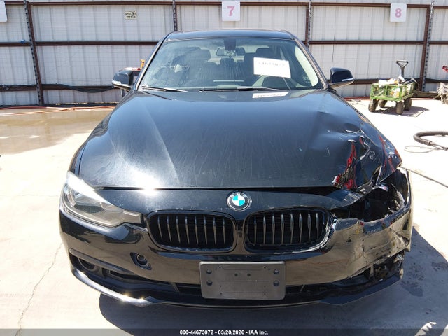 Продаж на аукціоні авто 2016 Bmw 320i, vin: WBA8A9C55GK618678, номер лоту: 44673072