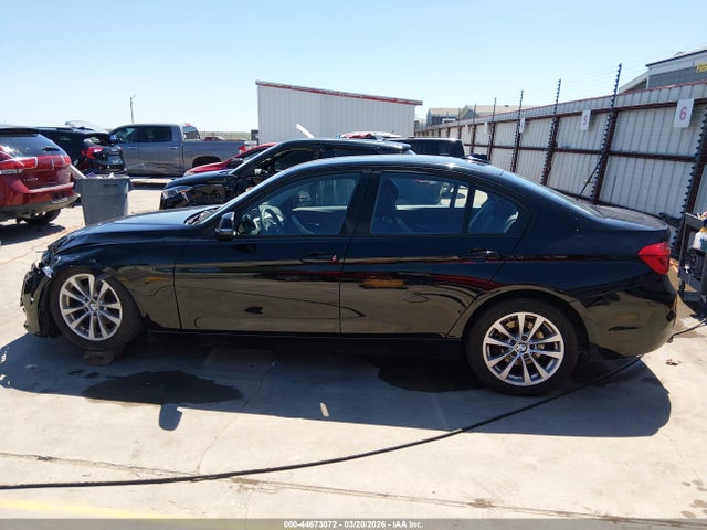 Продаж на аукціоні авто 2016 Bmw 320i, vin: WBA8A9C55GK618678, номер лоту: 44673072