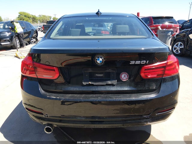 Продаж на аукціоні авто 2016 Bmw 320i, vin: WBA8A9C55GK618678, номер лоту: 44673072