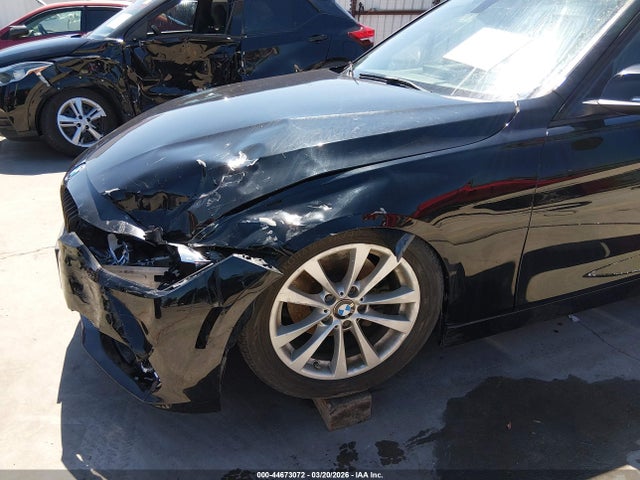 Продаж на аукціоні авто 2016 Bmw 320i, vin: WBA8A9C55GK618678, номер лоту: 44673072