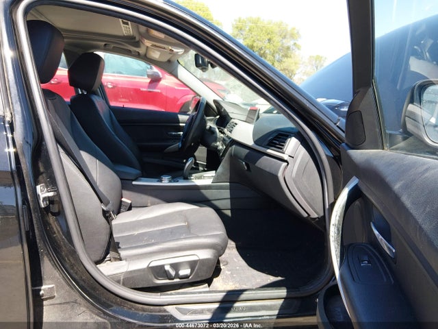 Продаж на аукціоні авто 2016 Bmw 320i, vin: WBA8A9C55GK618678, номер лоту: 44673072