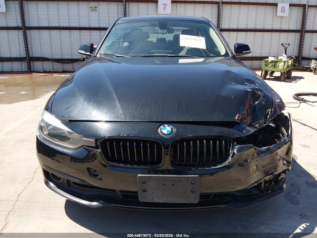 Продаж на аукціоні авто 2016 Bmw 320i, vin: WBA8A9C55GK618678, номер лоту: 44673072