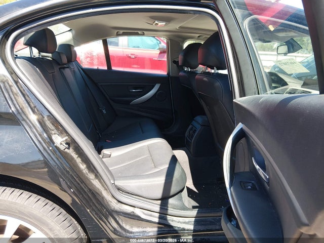 Продаж на аукціоні авто 2016 Bmw 320i, vin: WBA8A9C55GK618678, номер лоту: 44673072