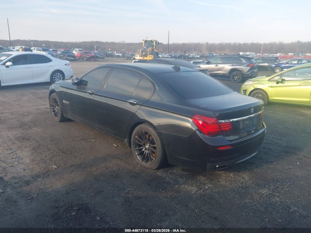 2015 BMW 750LI WBAYE8C57FD782211 Photo 2