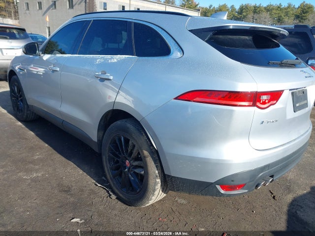 2018 JAGUAR F-PACE SADCK2FN2JA241824 Photo 2
