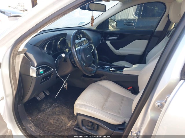 2018 JAGUAR F-PACE SADCK2FN2JA241824 Photo 4