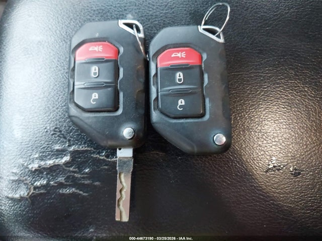 44673190 :رقم المزاد ، 1C4HJXDNXKW575365 vin ، 2019 Jeep Wrangler Unlimited Sport S 4x4 مزاد بيع