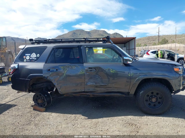 Toyota 4runner Trail 2016 JTEBU5JR5G5318311 Image 13
