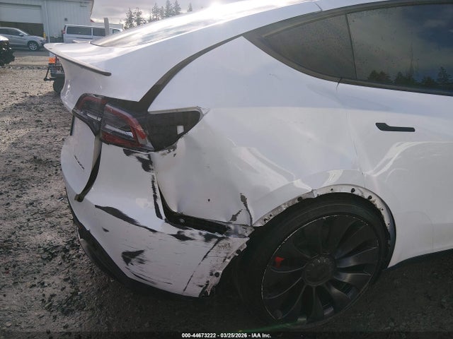 7SAYGDEF0PF914573 Tesla Model Y Performance Dual Motor All-wheel Drive