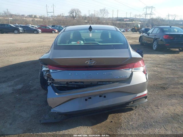Продаж на аукціоні авто 2022 Hyundai Elantra Hybrid Blue, vin: KMHLM4AJ3NU023817, номер лоту: 44673294