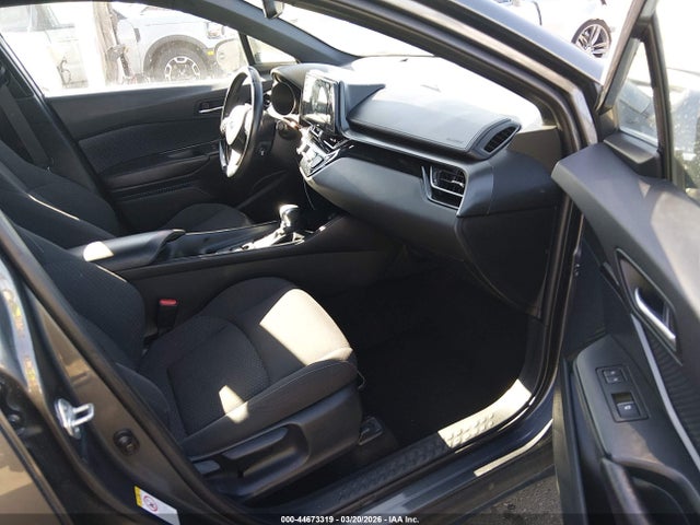 NMTKHMBX1JR004378 Toyota C-hr Xle Premium