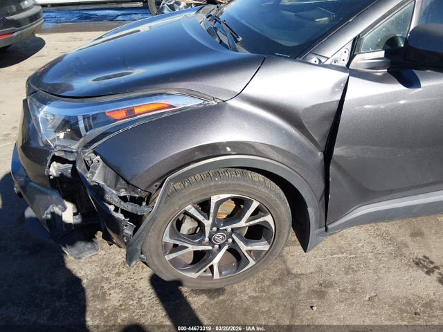 NMTKHMBX1JR004378 Toyota C-hr Xle Premium