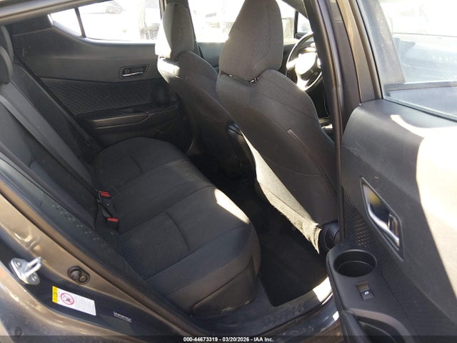NMTKHMBX1JR004378 Toyota C-hr Xle Premium