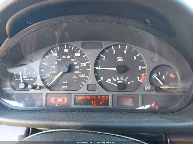 44673339 :رقم المزاد ، WBAEV33482KL76862 vin ، 2002 Bmw 325i مزاد بيع