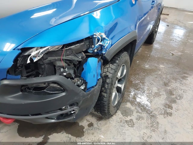 Aukcja sprzedaży 2017 Jeep Cherokee Trailhawk 4x4, vin: 1C4PJMBSXHW648732, numer aukcji: 44673351