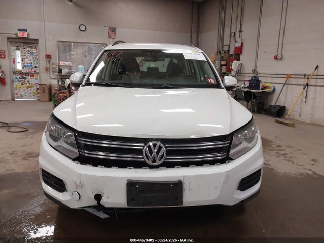 Продаж на аукціоні авто 2016 Volkswagen Tiguan S, vin: WVGBV7AXXGW595263, номер лоту: 44673402