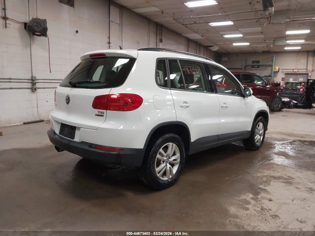 Продаж на аукціоні авто 2016 Volkswagen Tiguan S, vin: WVGBV7AXXGW595263, номер лоту: 44673402