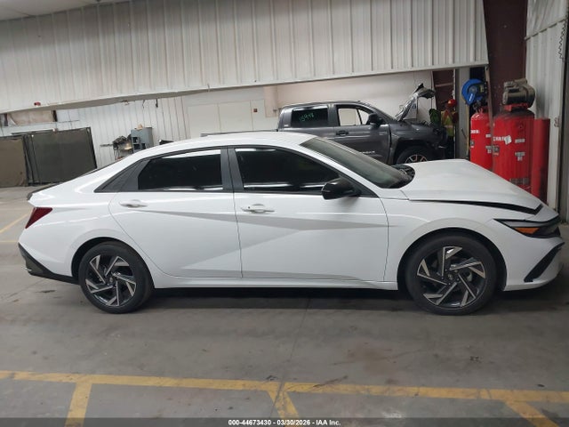 2025 Hyundai Elantra Sel Sport მანქანა იყიდება აუქციონზე, vin: KMHLM4DG4SU007802, აუქციონის ნომერი: 44673430