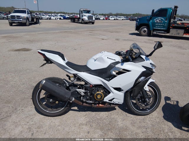 JKAEXKG15LDA75198 Kawasaki EX400
