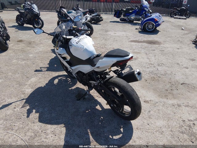 JKAEXKG15LDA75198 Kawasaki EX400