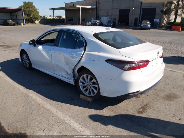Toyota CAMRY LE 2021 4T1C11AK5MU468686 Image 3