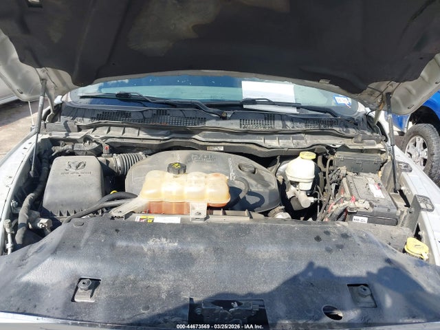 44673569 :رقم المزاد ، 1C6RR7LM1JS357107 vin ، 2018 Ram 1500 Slt  4x4 5'7 Box مزاد بيع