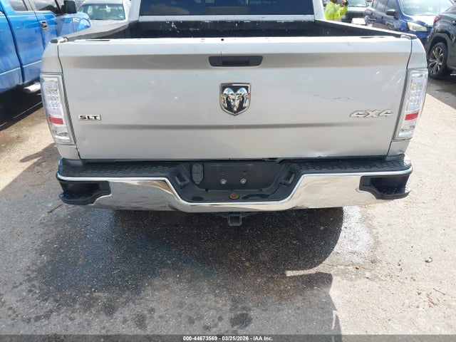 44673569 :رقم المزاد ، 1C6RR7LM1JS357107 vin ، 2018 Ram 1500 Slt  4x4 5'7 Box مزاد بيع