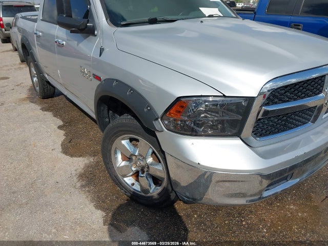 44673569 :رقم المزاد ، 1C6RR7LM1JS357107 vin ، 2018 Ram 1500 Slt  4x4 5'7 Box مزاد بيع