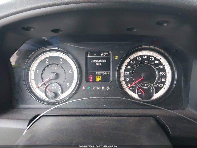 44673569 :رقم المزاد ، 1C6RR7LM1JS357107 vin ، 2018 Ram 1500 Slt  4x4 5'7 Box مزاد بيع