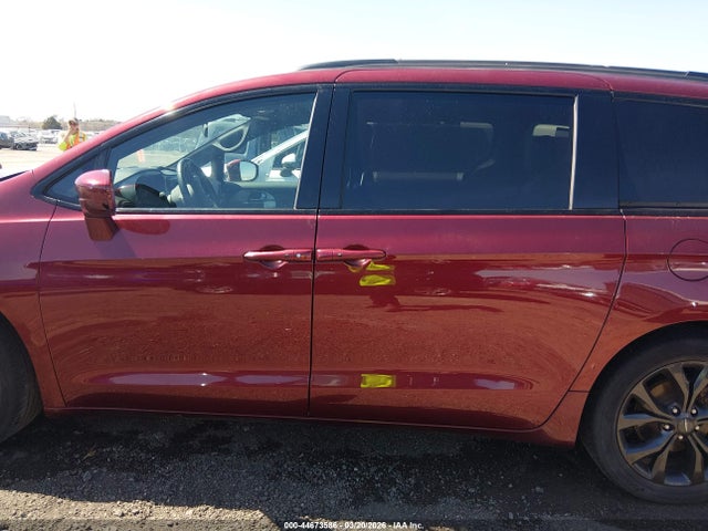 2018 Chrysler Pacifica Touring L მანქანა იყიდება აუქციონზე, vin: 2C4RC1BG5JR322316, აუქციონის ნომერი: 44673586