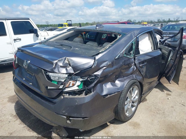 44673593 :رقم المزاد ، 1HGCV1F1XJA242182 vin ، 2018 Honda Accord Lx مزاد بيع
