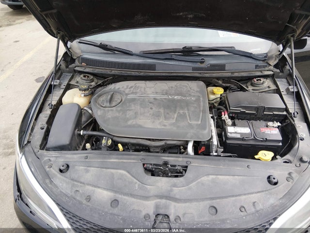 Продажа на аукционе авто 2015 Chrysler 200 C, vin: 1C3CCCCG3FN565146, номер лота: 44673611