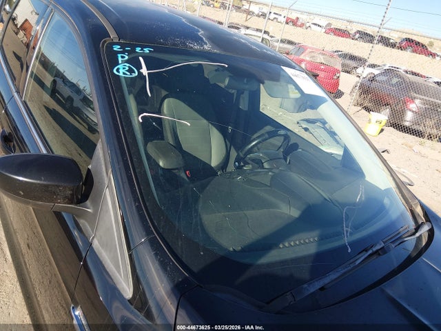 1FMCU0G79GUB82865 Ford ESCAPE SE