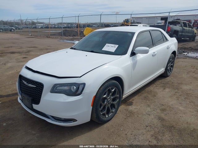 44673658 :رقم المزاد ، 2C3CCAGG8FH868320 vin ، 2015 Chrysler 300 300s مزاد بيع
