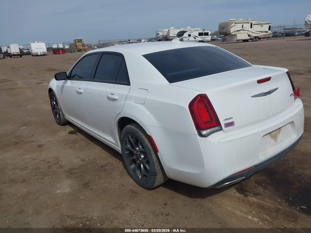 44673658 :رقم المزاد ، 2C3CCAGG8FH868320 vin ، 2015 Chrysler 300 300s مزاد بيع