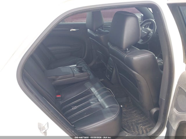 44673658 :رقم المزاد ، 2C3CCAGG8FH868320 vin ، 2015 Chrysler 300 300s مزاد بيع