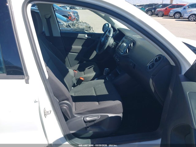 WVGAV7AX4HK053631 Volkswagen Tiguan 2.0t/2.0t S