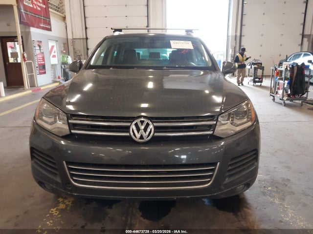 2013 Volkswagen Touareg Vr6 Sport მანქანა იყიდება აუქციონზე, vin: WVGEF9BP0DD008323, აუქციონის ნომერი: 44673728