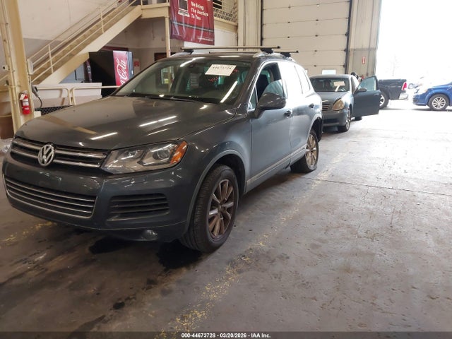 2013 Volkswagen Touareg Vr6 Sport მანქანა იყიდება აუქციონზე, vin: WVGEF9BP0DD008323, აუქციონის ნომერი: 44673728