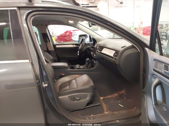 2013 Volkswagen Touareg Vr6 Sport მანქანა იყიდება აუქციონზე, vin: WVGEF9BP0DD008323, აუქციონის ნომერი: 44673728