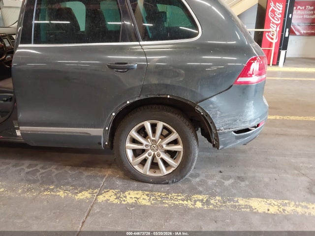 2013 Volkswagen Touareg Vr6 Sport მანქანა იყიდება აუქციონზე, vin: WVGEF9BP0DD008323, აუქციონის ნომერი: 44673728
