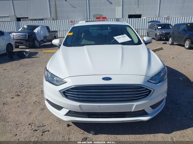 Продажа на аукционе авто 2017 Ford Fusion S, vin: 3FA6P0G73HR415923, номер лота: 44673806