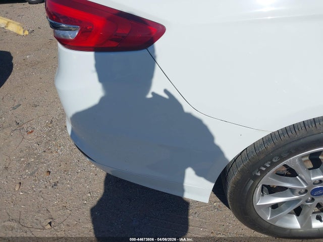 Продажа на аукционе авто 2017 Ford Fusion S, vin: 3FA6P0G73HR415923, номер лота: 44673806