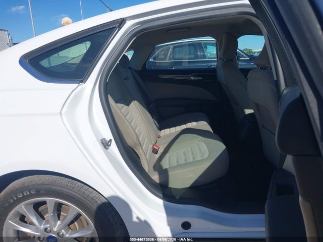Продажа на аукционе авто 2017 Ford Fusion S, vin: 3FA6P0G73HR415923, номер лота: 44673806