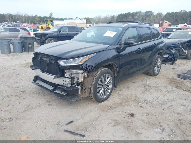 Toyota Highlander Platinum 2021 5TDFZRBH2MS073431 Image 2