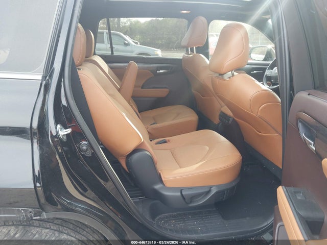 Toyota Highlander Platinum 2021 5TDFZRBH2MS073431 Image 8